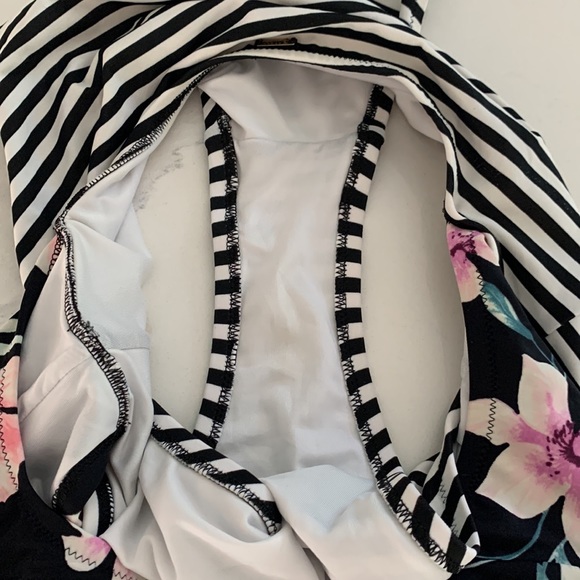 PINK Victoria’s Secret Hawaiian Floral Stripe Cut-Out One Piece Swimsuit - Picture 8 of 9